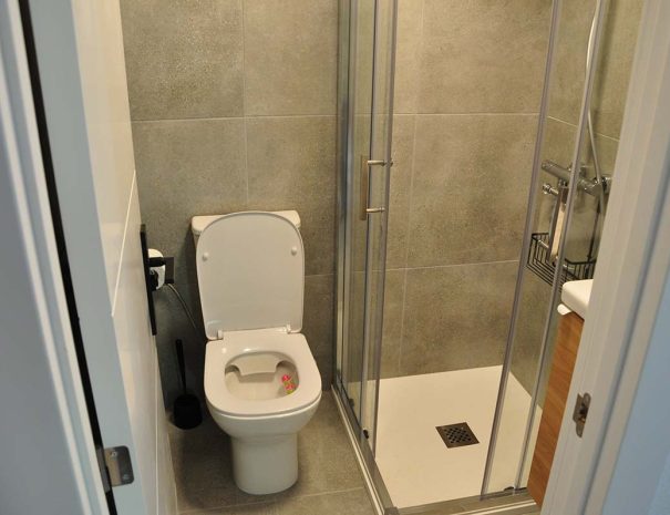 2nd bathroom